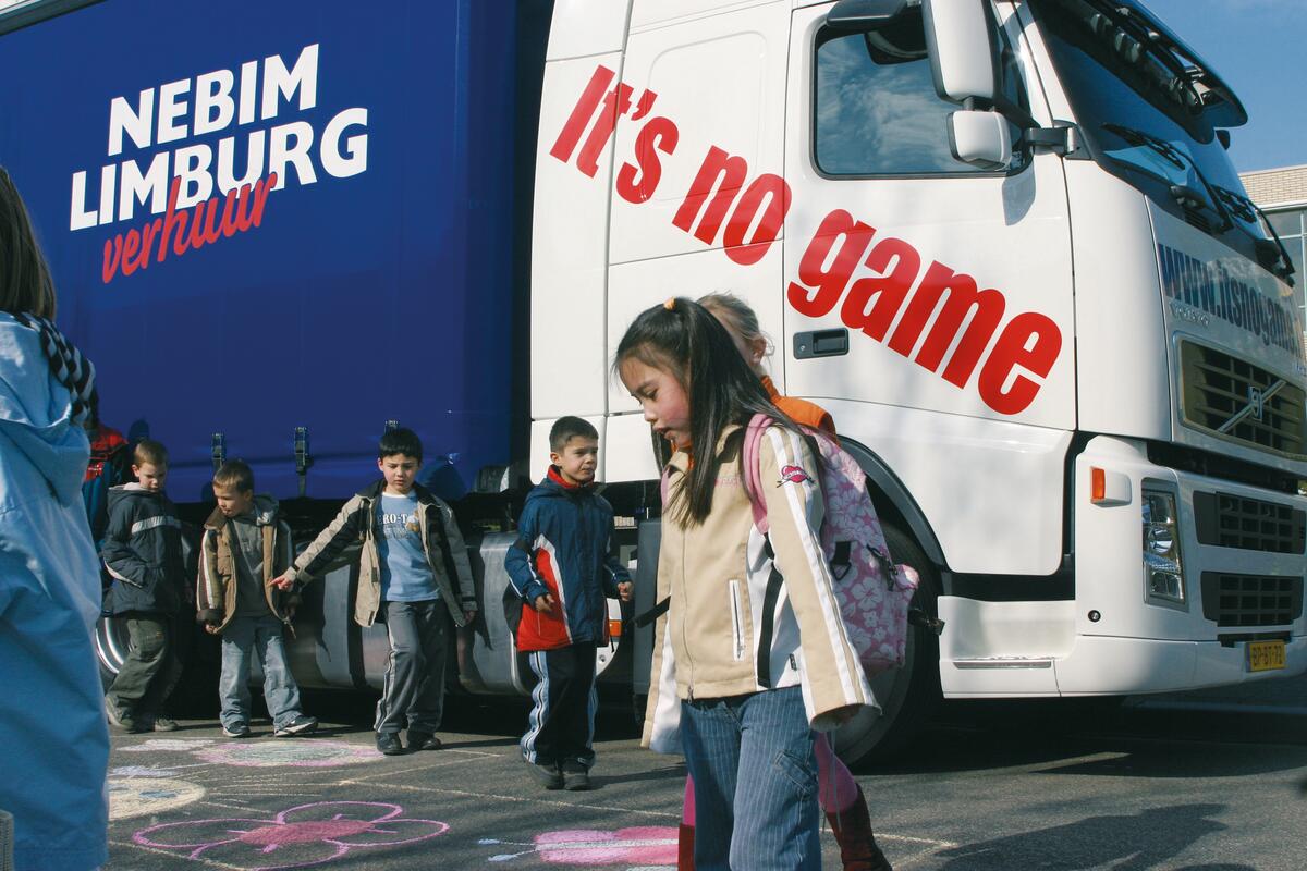 2004-its-no-game