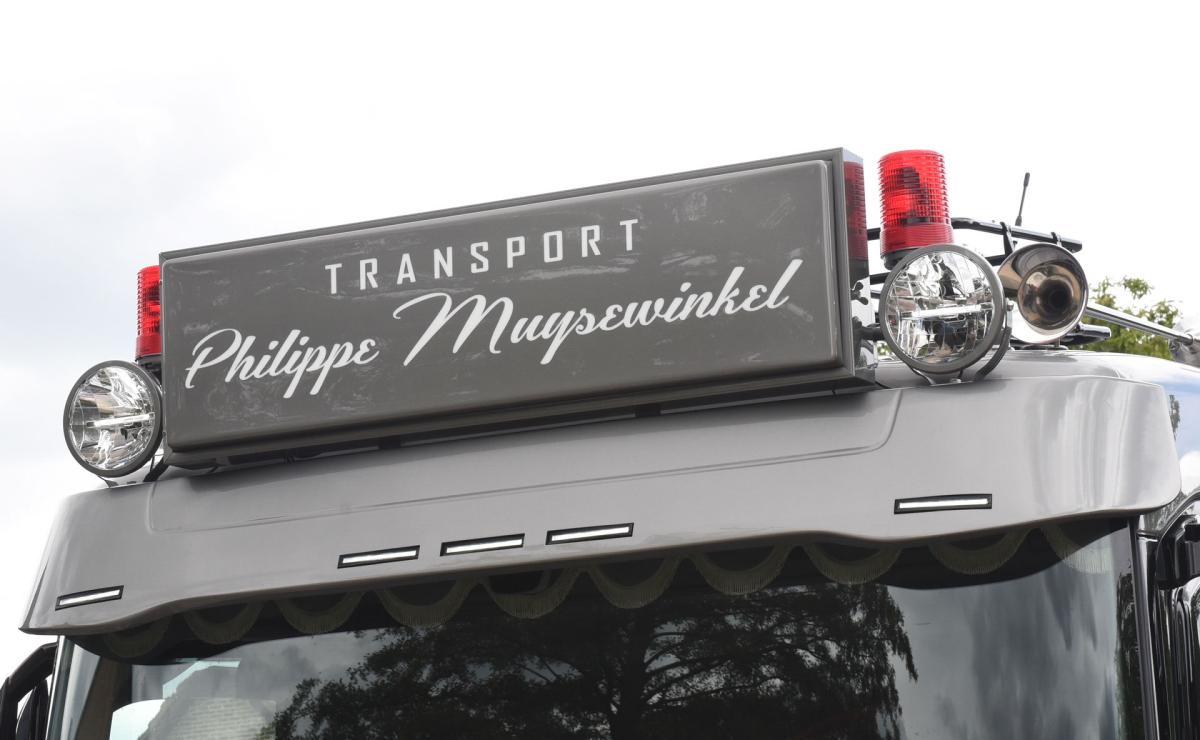 Transport Philippe Muysewinkel Volvo FH detail