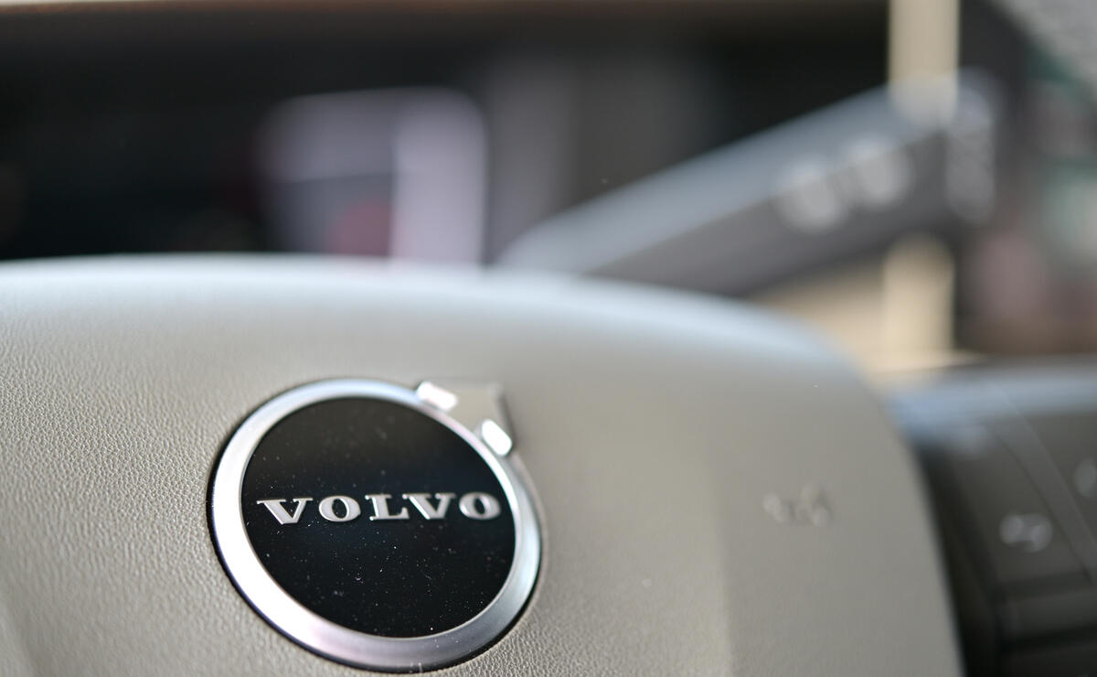 Nebim-Volvo-FH-Aero-limited-edition-20