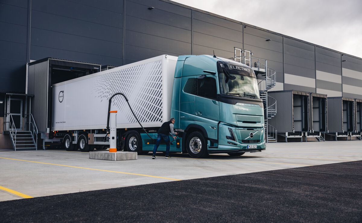Nebim_Volvo_FH_Aero_Electric