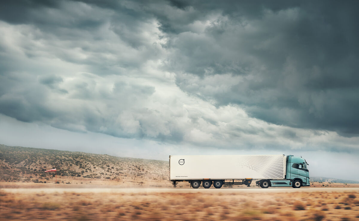 Nebim_Volvo_FH_Aero_Electric_02