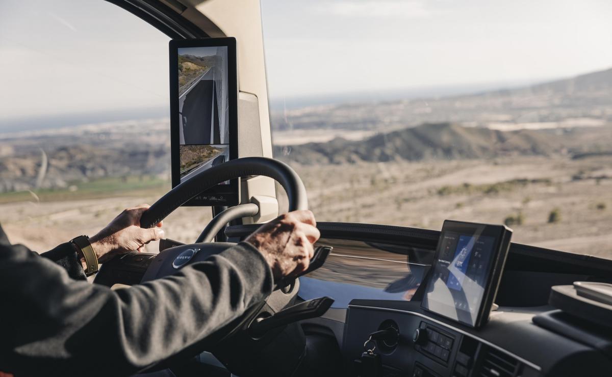 Volvo FH Aero Camera Monitor System