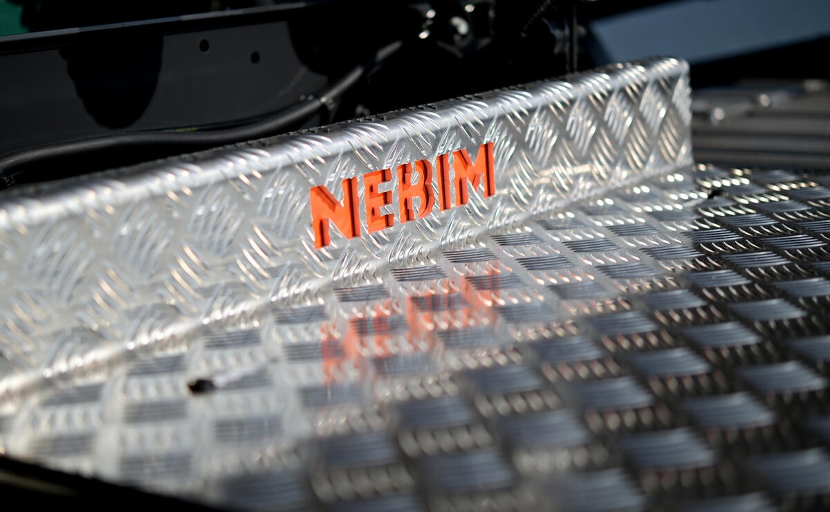 Nebim-Volvo-FH-Aero-limited-edition-16