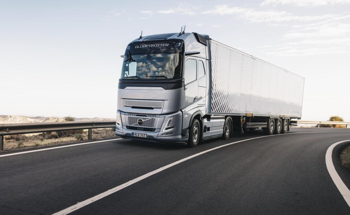 Volvo FH Aero on the road