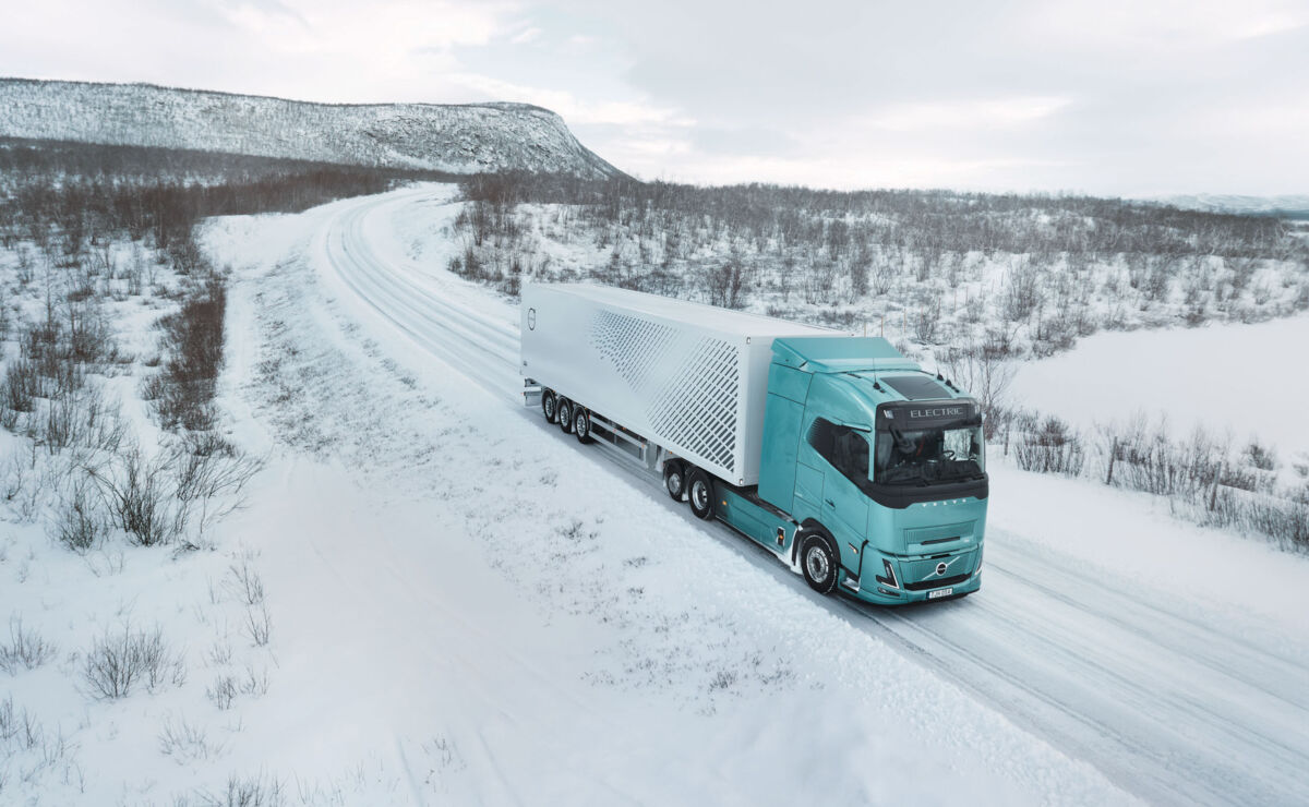 Volvo FH Aero extended range 6