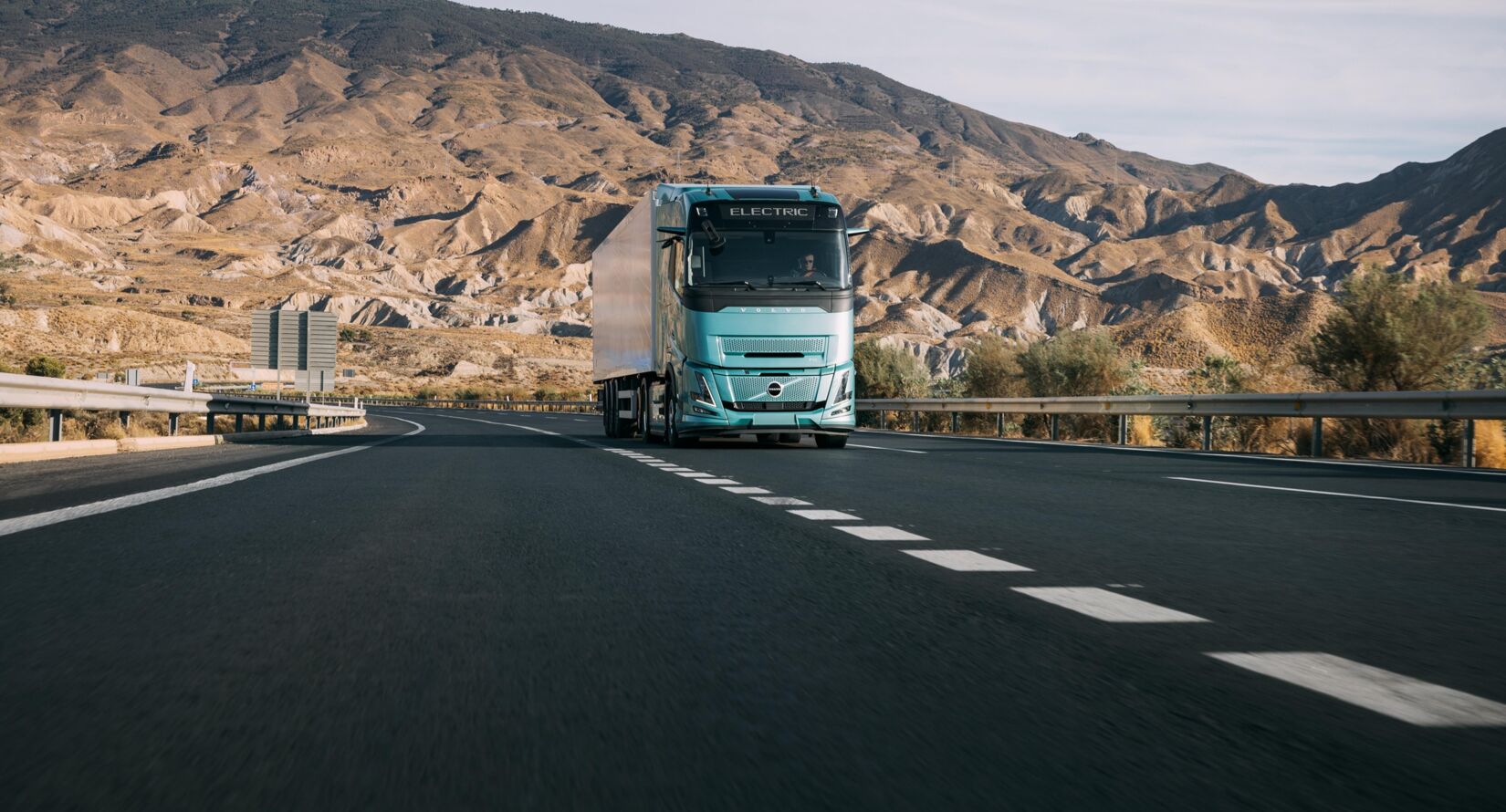 Volvo FH Aero Electric met extended range