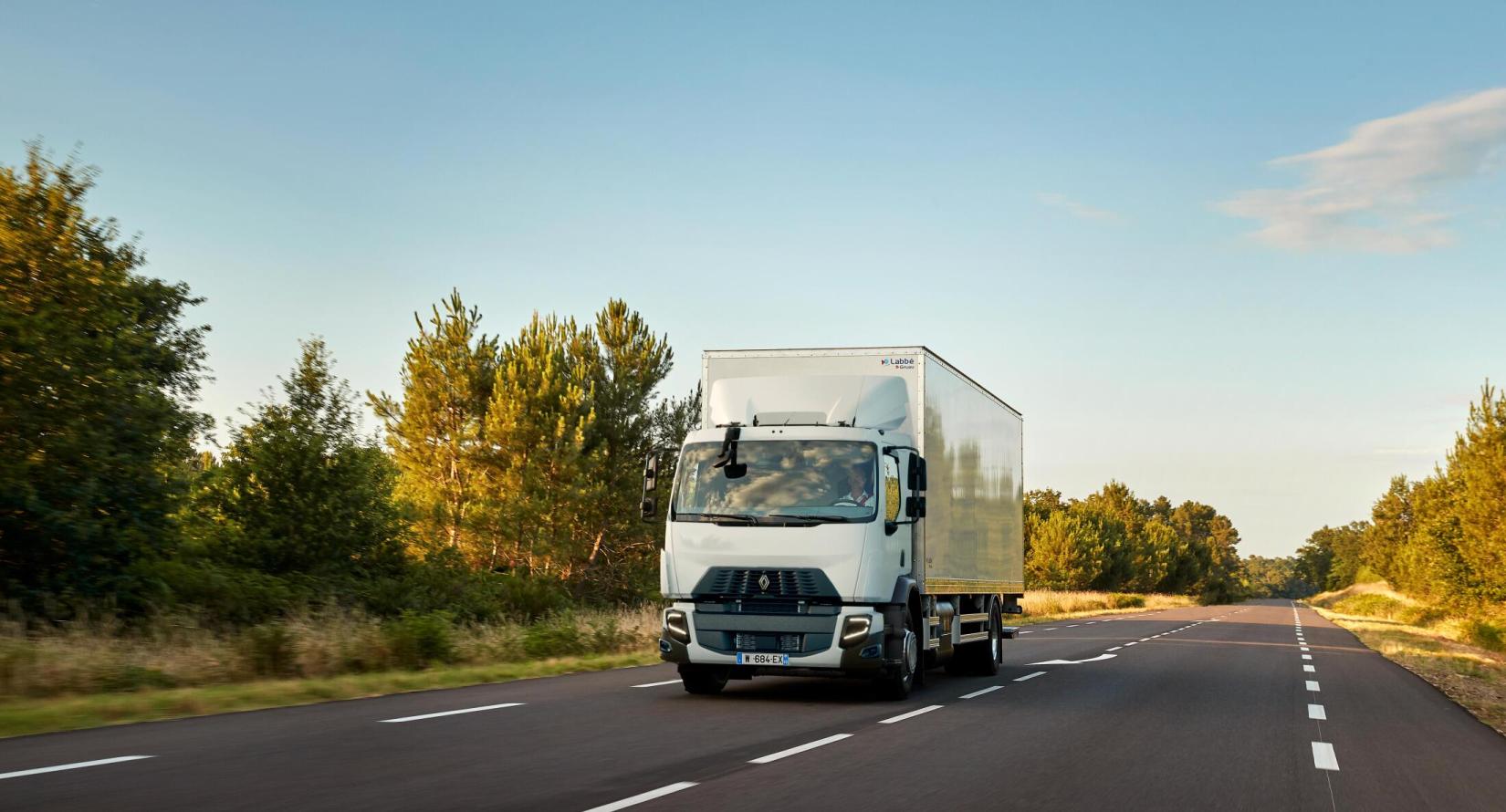 Nebim-Renault-Truck-D-road