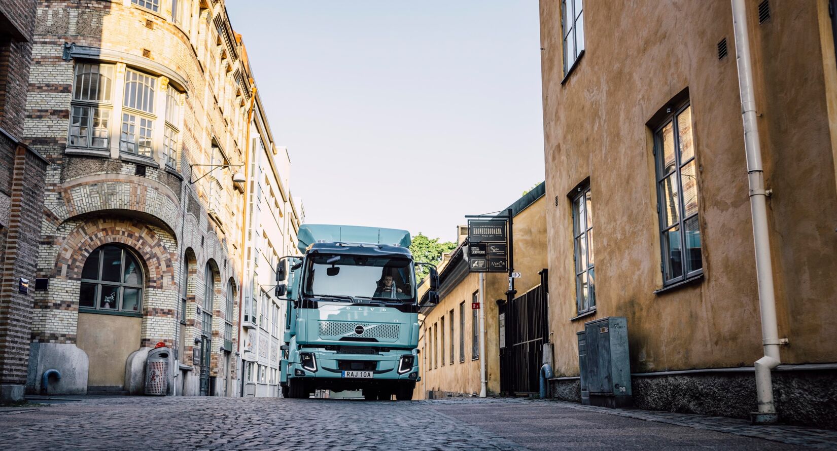 Volvo FL Electric in de stad header