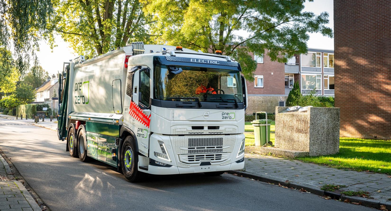 Volvo FM Electric PreZero zijaanzicht