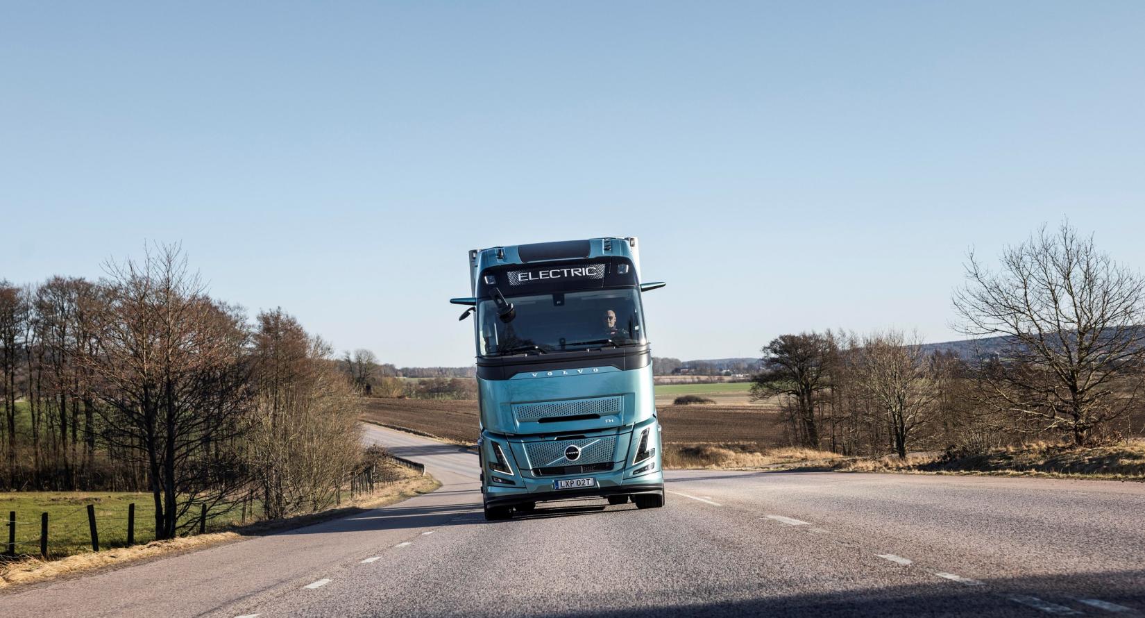 Volvo FH Aero-Electric header