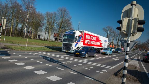 Nebim-code-95-Trainingstruck-op-de-weg Nebim-code-95-Trainingstruck-op-de-weg