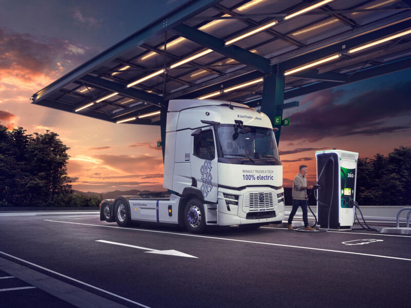 Renault Trucks E-Tech T 780 4