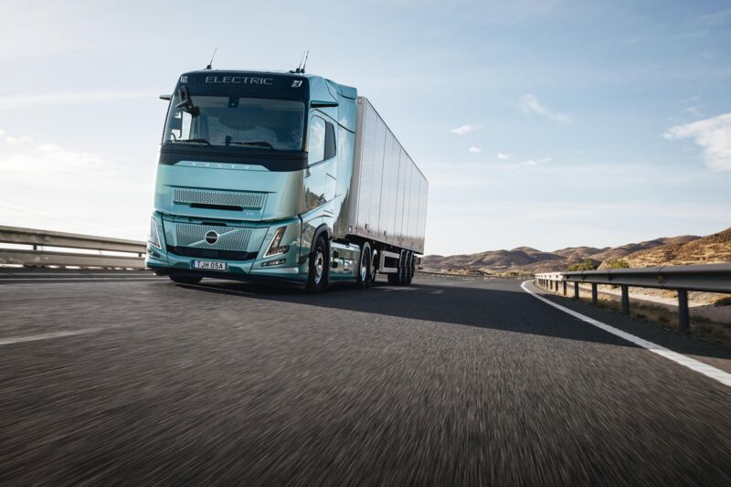 Volvo FH Aero Electric met extended range