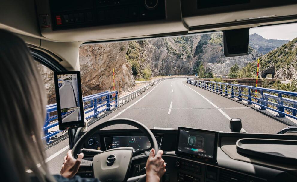 Volvo-truck met VDS en CMS