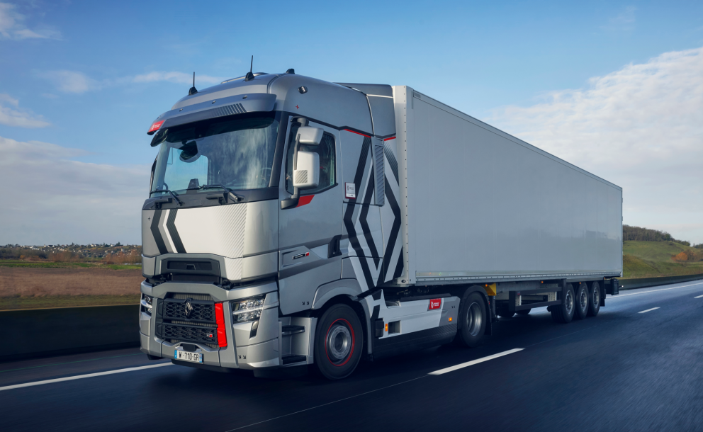 Renault-Trucks-T-high-driving