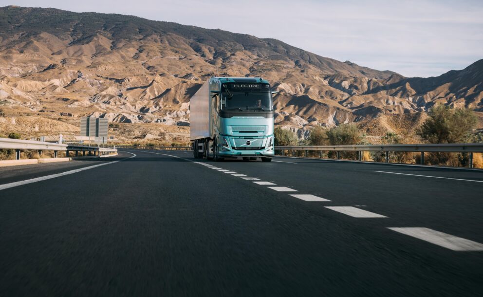 Volvo FH Aero Electric met extended range