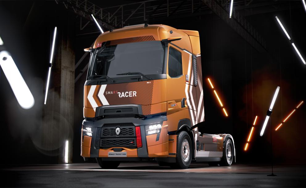 Renault Trucks Model 2025 - Smart Racer spotlights