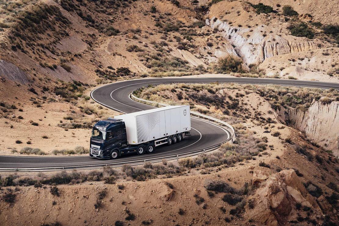 Volvo FH16 onderweg