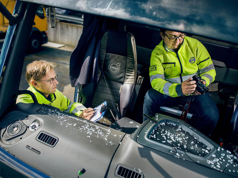 nebim-volvo-accident-research-team-1200-2.jpg