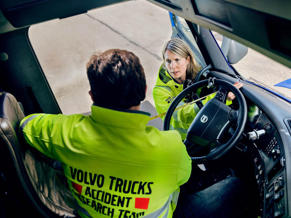 nebim-volvo-accident-research-team-1200-3.jpg