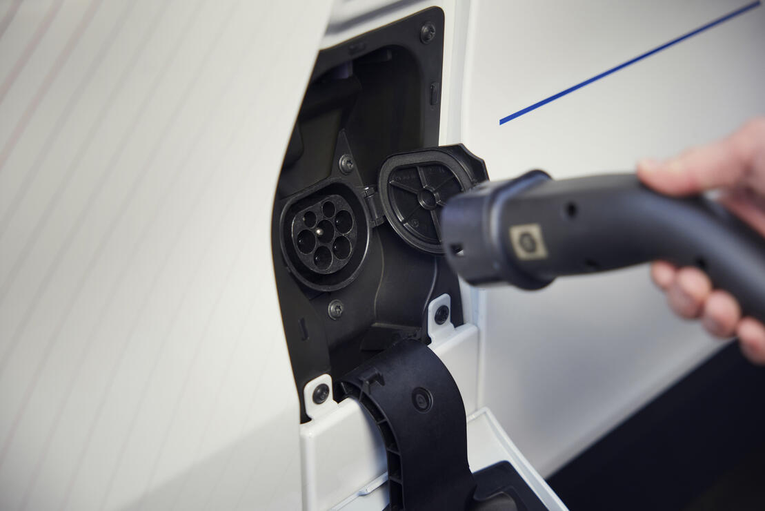 Renault Trafic E-Tech oplader