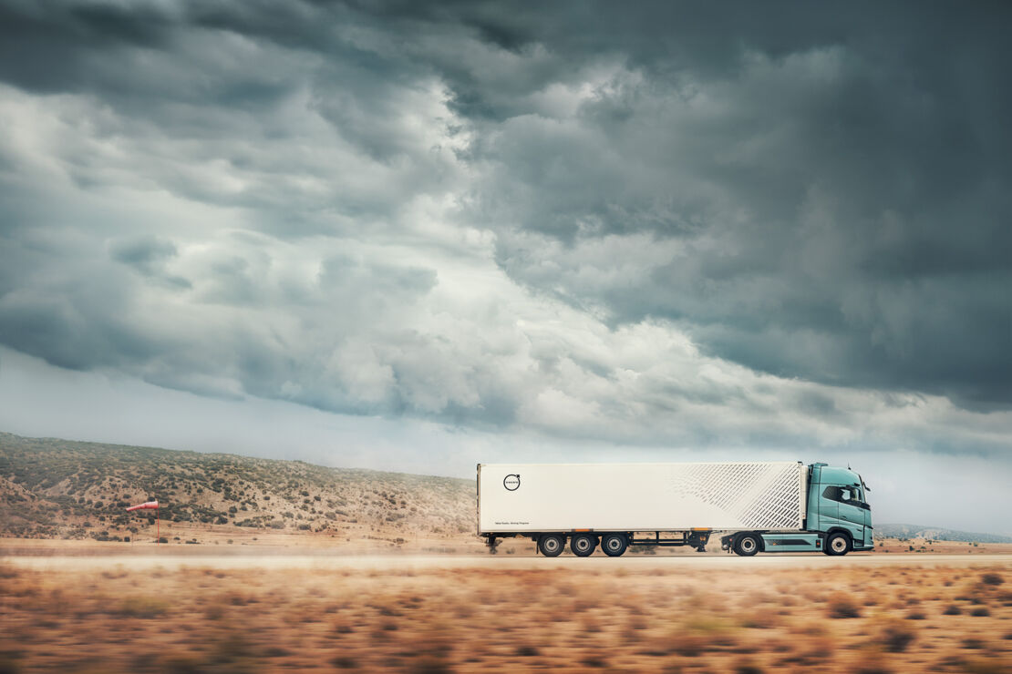 Nebim_Volvo_FH_Aero_Electric_02