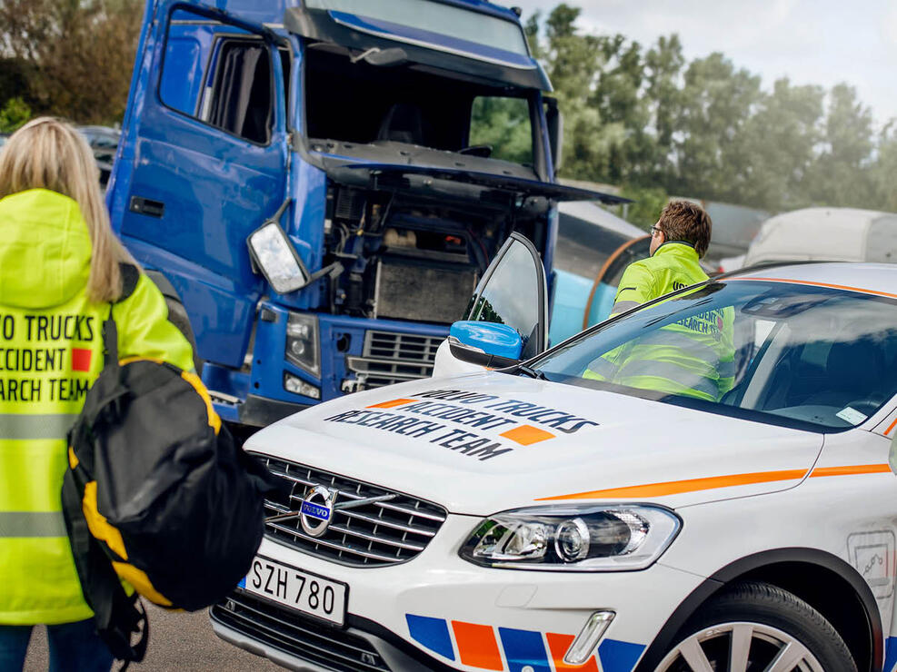 nebim-volvo-accident-research-team-1200.jpg