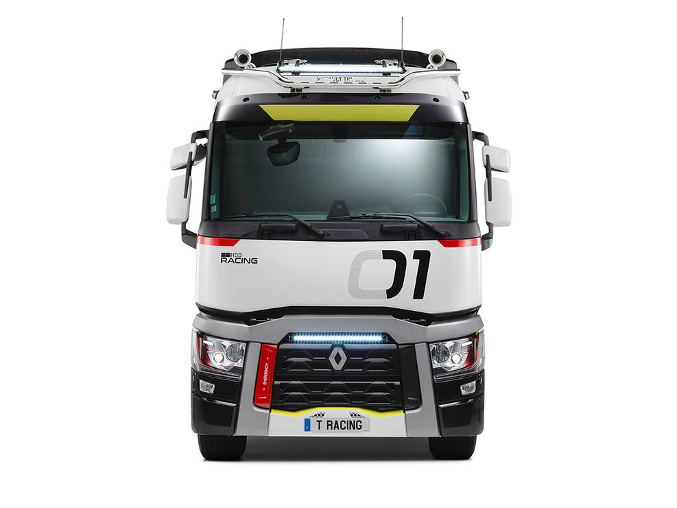 nebim-renault-truck-210-racing-1200-6.jpg