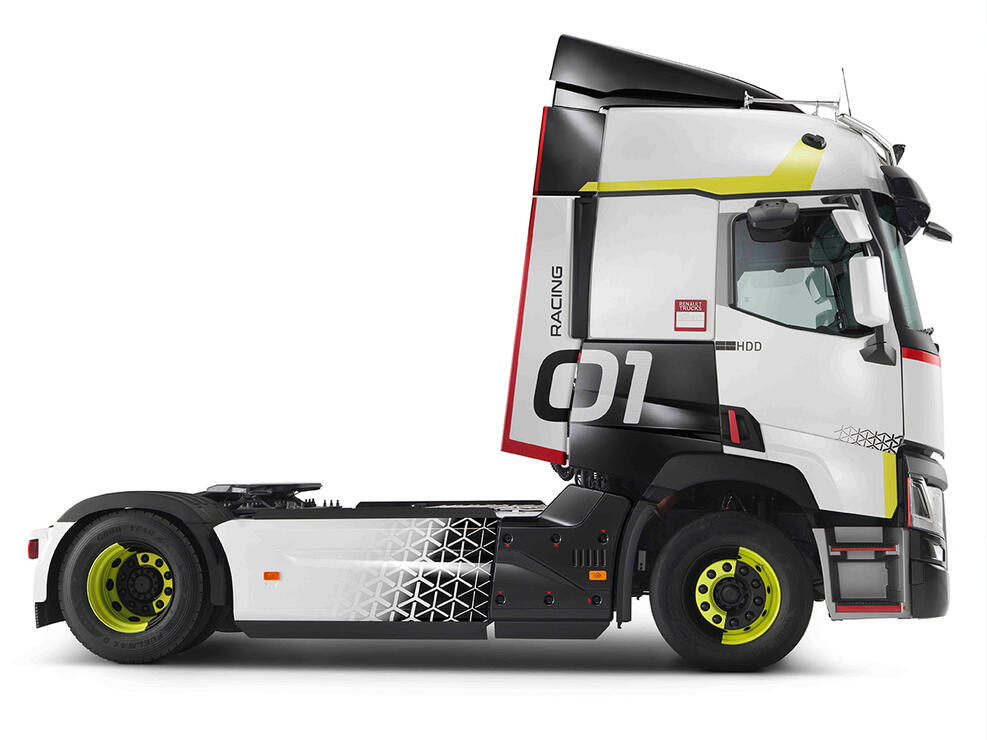 nebim-renault-truck-210-racing-1200-7.jpg