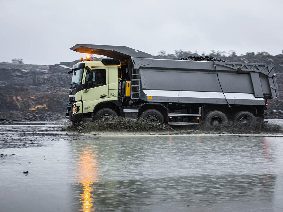nebim-nieuwe-volvo-fmx-1200-1.jpg