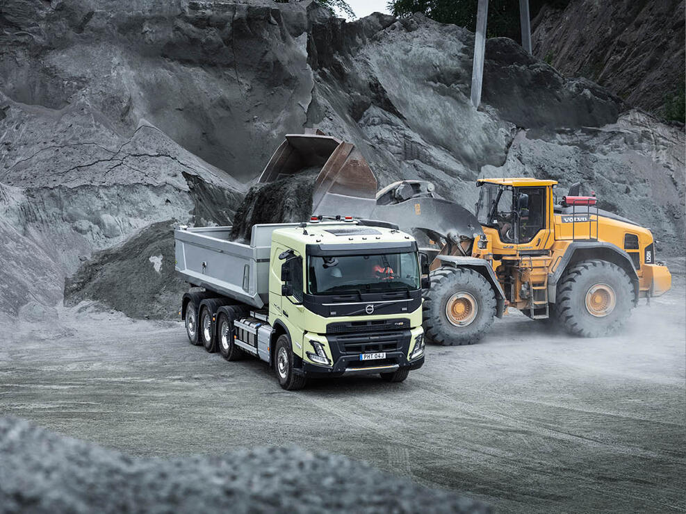 nebim-nieuwe-volvo-fmx-1200-2.jpg